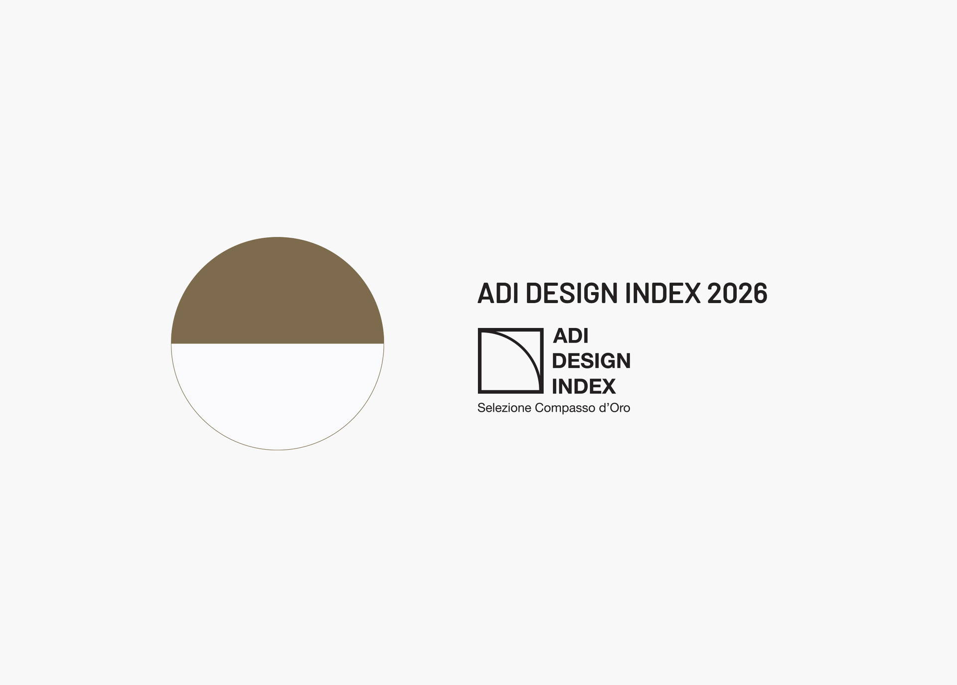 Logo de la selección ADI Design Index 2026 con emblema circular mitad dorado y mitad blanco sobre fondo blanco