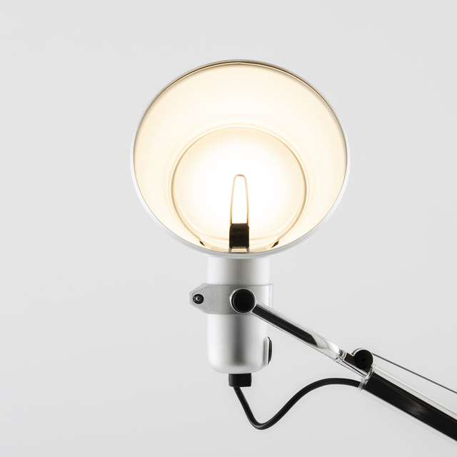 LED image of the Tolomeo table lamp.