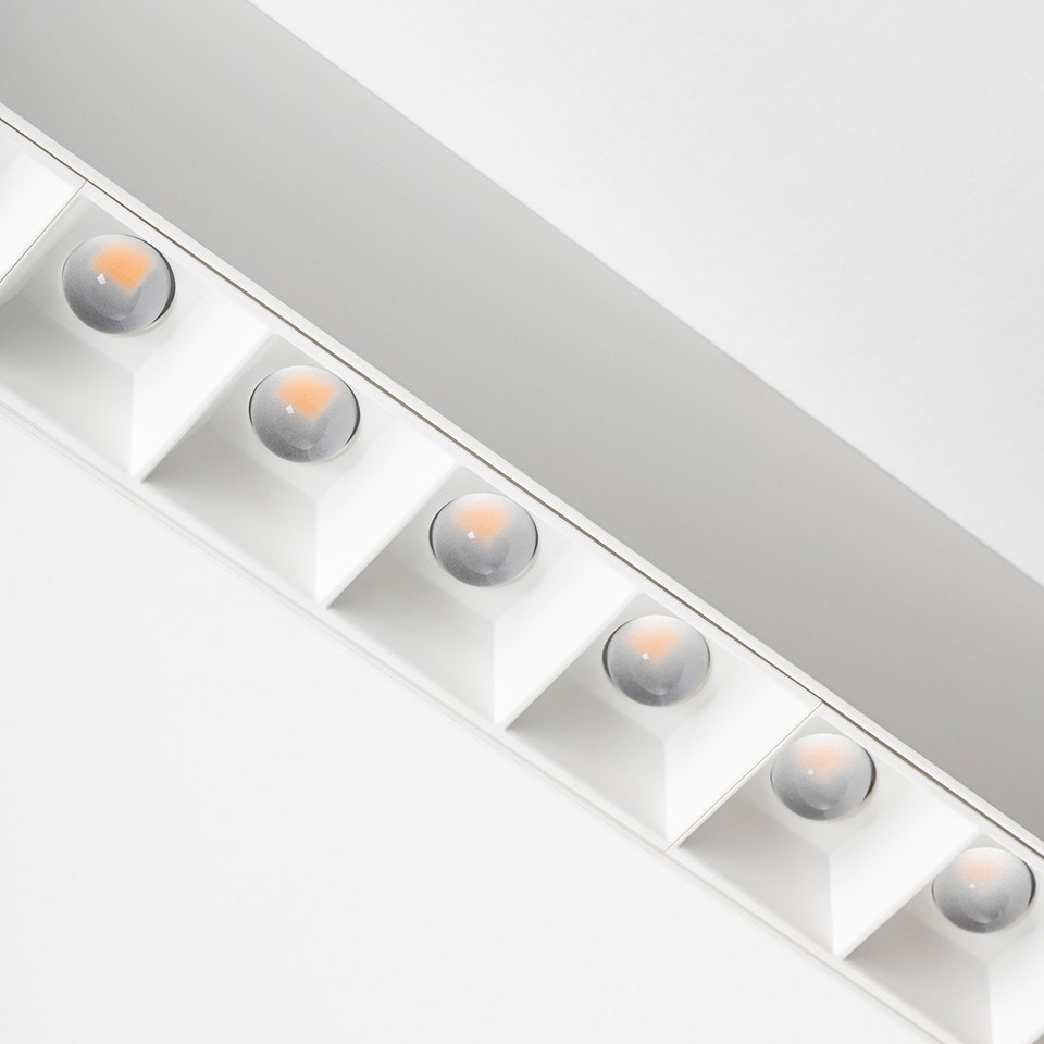 A.39 Refractive - Suspension/Ceiling - Direct Emission - 1184mm - White Integralis - Undimmable - White