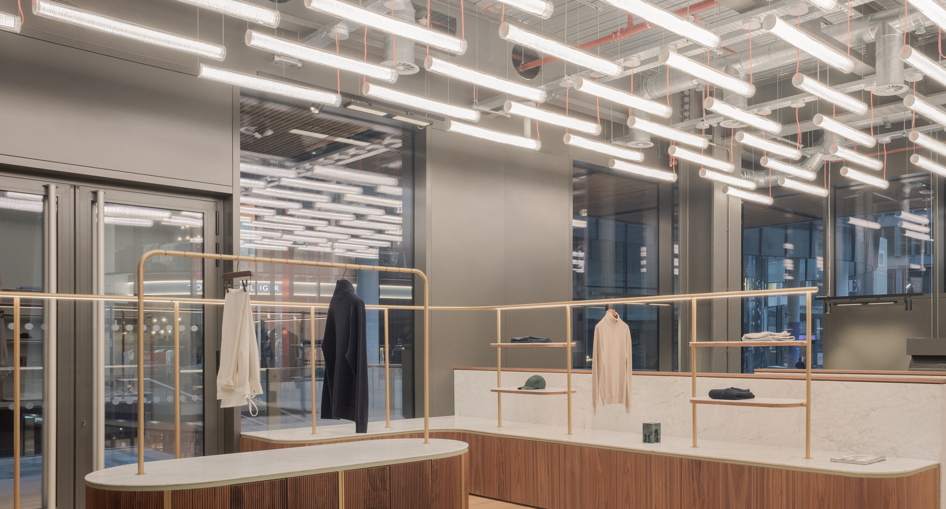 Image of the shop's main hall illuminated with Criosfera.